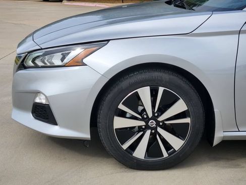 Used 2022 Nissan Altima 2.5 SV FWD image 8