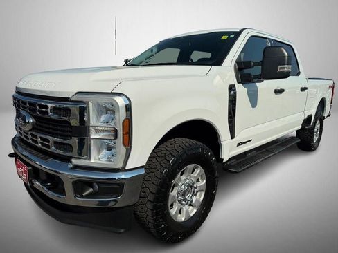 Used 2024 Ford F250 XLT w/ FX4 Off-Road Package AWD/4WD image 2