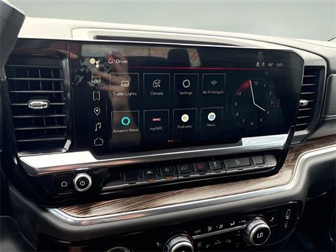 Used 2024 GMC Sierra 1500 Elevation image 13