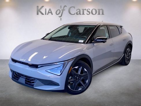 Certified 2025 Kia EV6 Light w/ Light LR Technology Package image 1