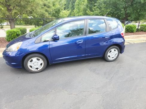 Used 2013 Honda Fit image 2