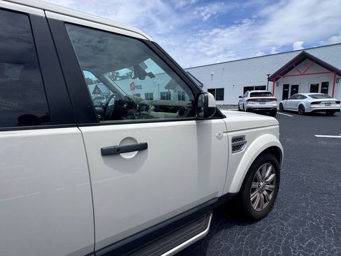 Used 2010 Land Rover LR4 HSE LUX AWD/4WD image 22