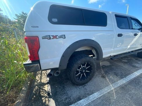 Used 2017 Ford F250 XLT AWD/4WD image 19