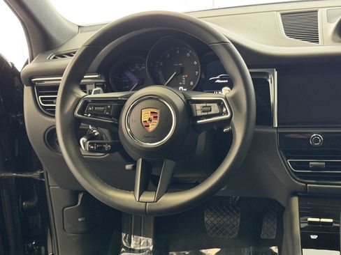 Certified 2025 Porsche Macan image 20