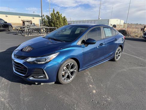 Used 2019 Chevrolet Cruze LT w/ Convenience Package image 4