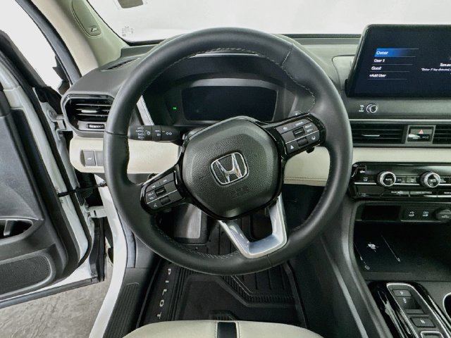 Used 2026 Honda Pilot Touring image 14