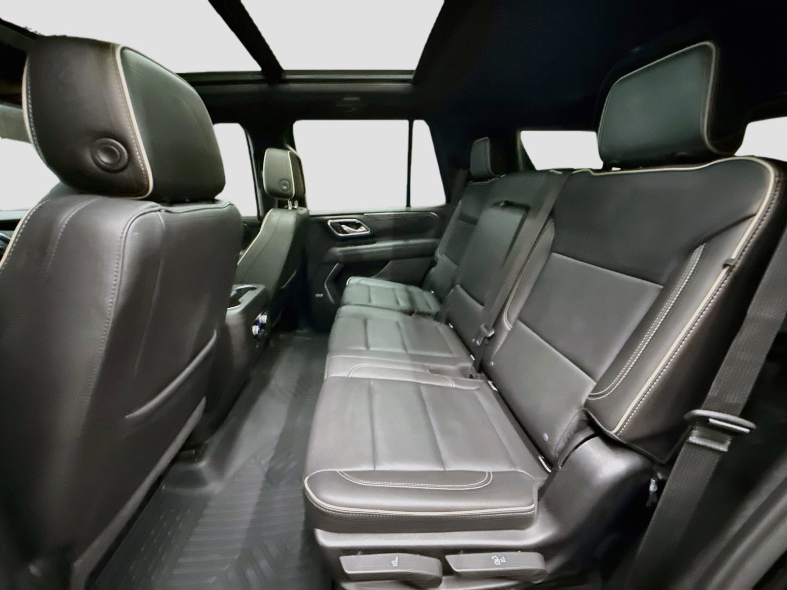 Used 2022 GMC Yukon SLT w/ SLT Premium Package AWD/4WD image 29