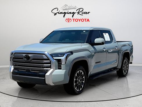 Used 2025 Toyota Tundra Limited AWD/4WD image 3