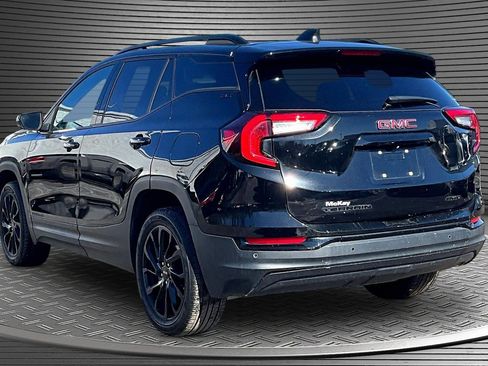 Used 2024 GMC Terrain SLT w/ Infotainment Package II image 4