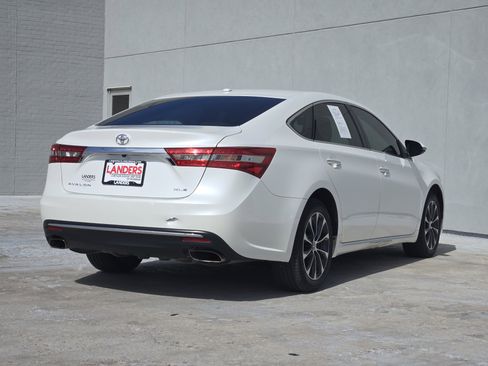 Used 2018 Toyota Avalon XLE Premium image 7