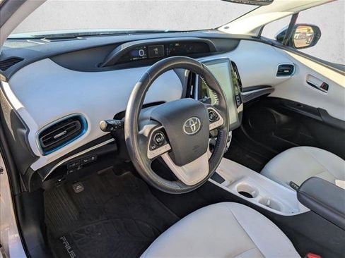 Used 2017 Toyota Prius Prime Advanced image 10