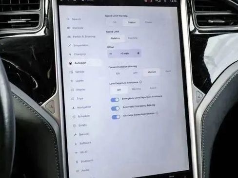 Used 2018 Tesla Model X 100D AWD/4WD image 36