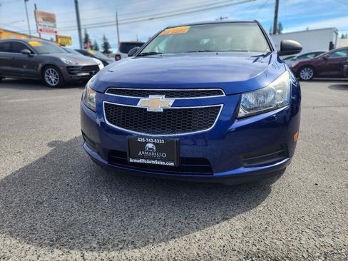 Used 2012 Chevrolet Cruze LS w/ Connectivity Package FWD image 2