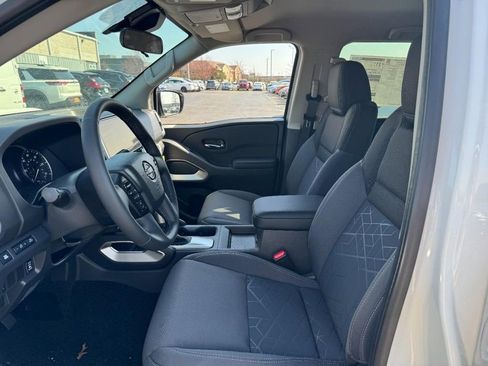 New 2025 Nissan Frontier SV w/ SV Convenience Package image 12