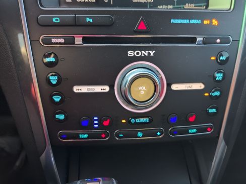 Used 2018 Ford Explorer Limited FWD image 16