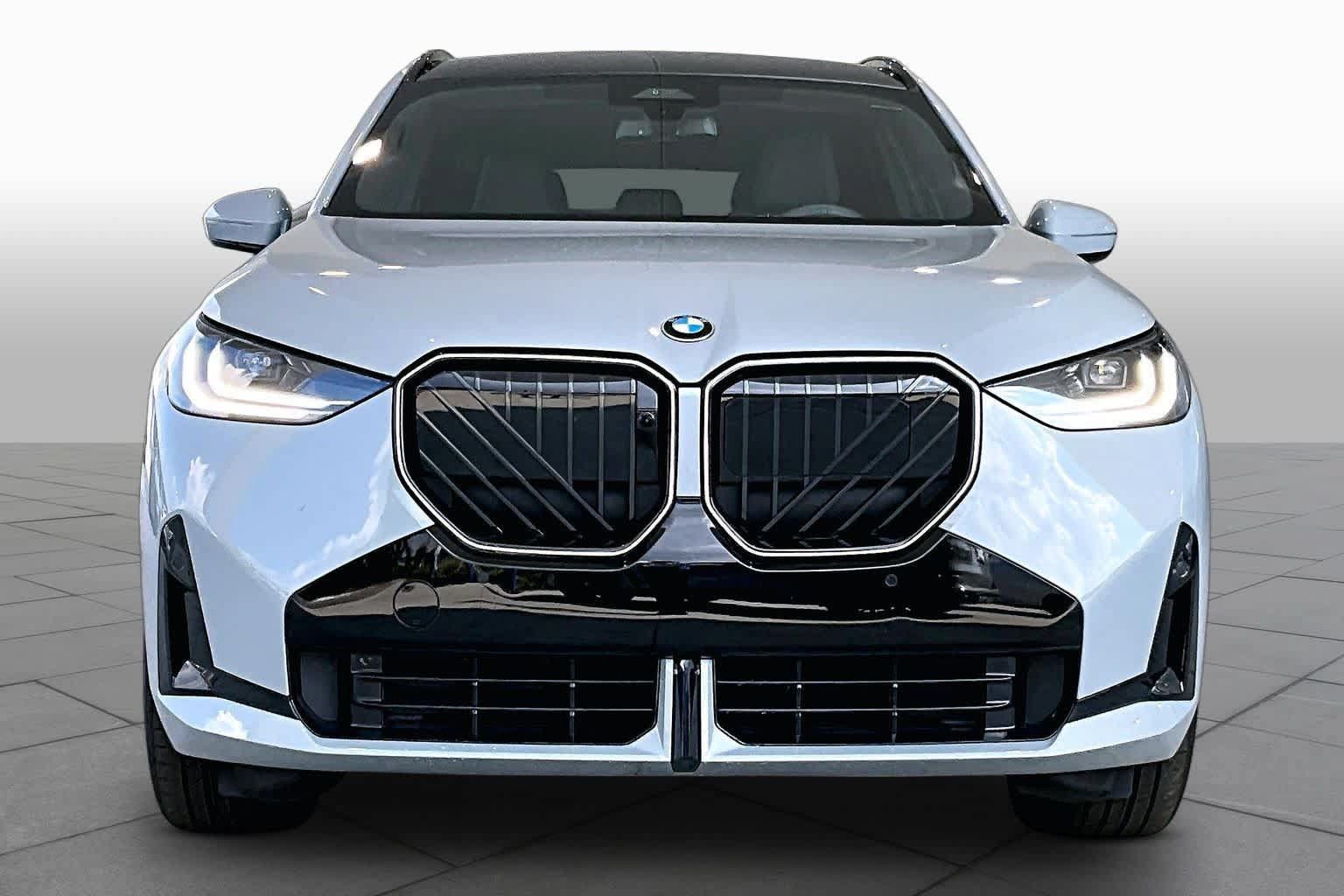 Used 2026 BMW X3 xDrive30i w/ Premium Package AWD/4WD image 3