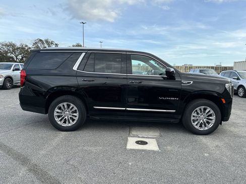 Used 2024 GMC Yukon SLT AWD/4WD image 10