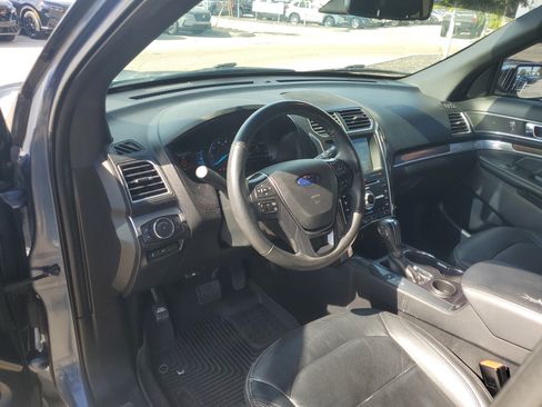 Used 2018 Ford Explorer Limited w/ Equipment Group 301A image 29
