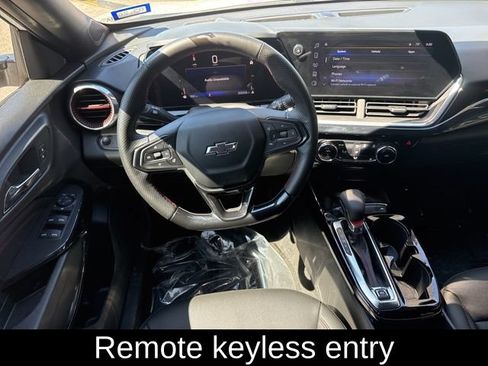 Used 2024 Chevrolet Trax RS w/ Sunroof Package FWD image 16