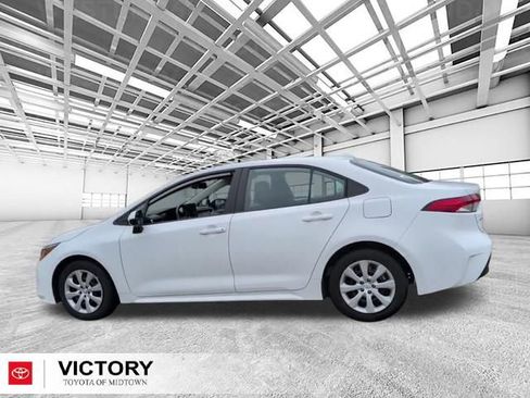 Used 2024 Toyota Corolla LE FWD image 5