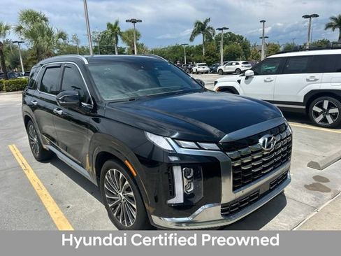 Used 2023 Hyundai Palisade Calligraphy FWD image 2