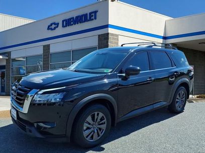 Used 2022 Nissan Pathfinder SV