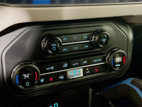 Used 2024 Ford Bronco Wildtrak image 8