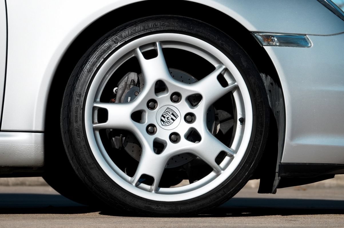 Used 2006 Porsche 911 Carrera 4 AWD/4WD image 31