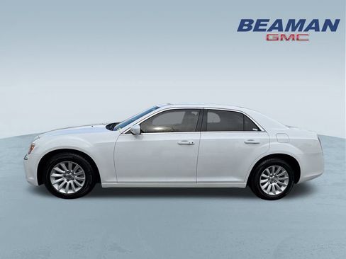 Used 2012 Chrysler 300 Base image 4