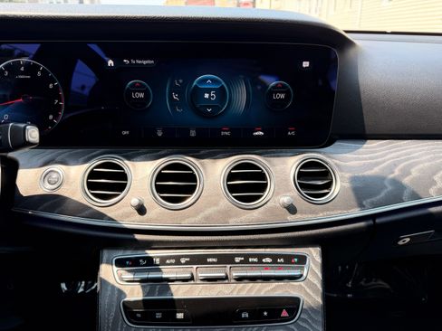 Used 2021 Mercedes-Benz E 350 4MATIC Sedan image 30