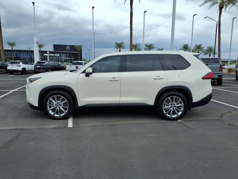 Certified 2024 Toyota Grand Highlander AWD image 7