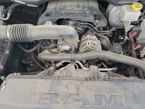 Used 2019 RAM 1500 Laramie AWD/4WD image 11