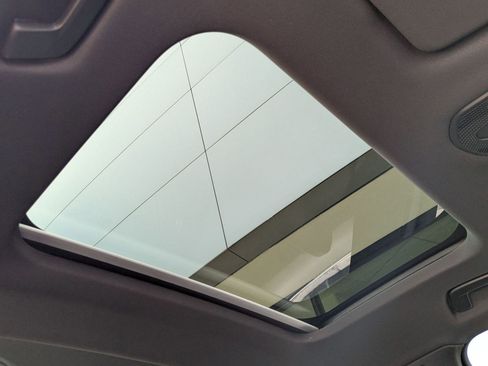 New 2025 Porsche Panamera image 26