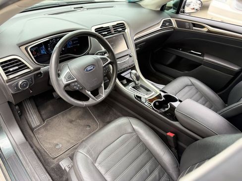Used 2015 Ford Fusion SE w/ Equipment Group 202A FWD image 9