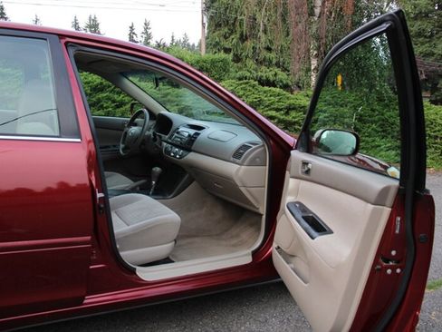 Used 2005 Toyota Camry LE image 13