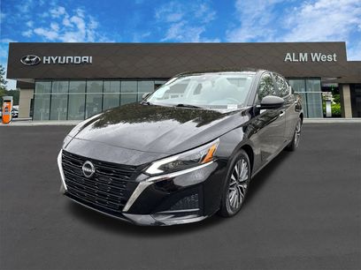 Used 2024 Nissan Altima 2.5 SV
