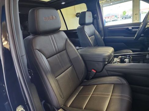 Certified 2025 Chevrolet Tahoe High Country AWD/4WD image 20