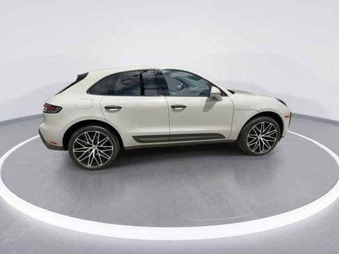 Used 2024 Porsche Macan Turbo image 9