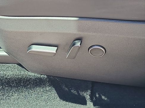 Used 2023 Tesla Model Y Long Range AWD/4WD image 32