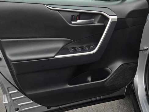 Certified 2025 Toyota RAV4 XLE AWD/4WD image 9