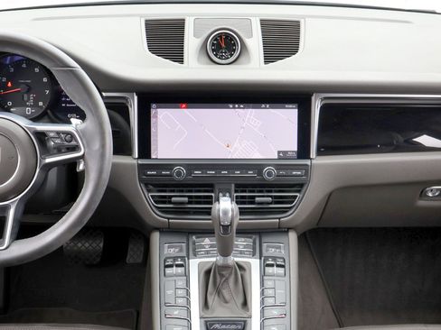 Used 2021 Porsche Macan image 17