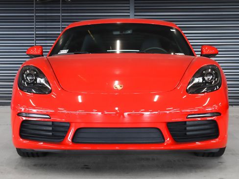 Used 2025 Porsche 718 Cayman image 7