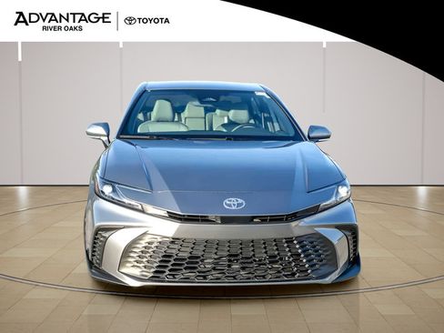 Used 2026 Toyota Camry SE AWD/4WD image 3