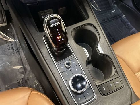 Used 2021 Cadillac XT4 Sport w/ Sun And Sound Package AWD/4WD image 10