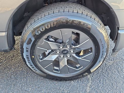 Used 2023 Ford F150 Lightning Lariat image 36