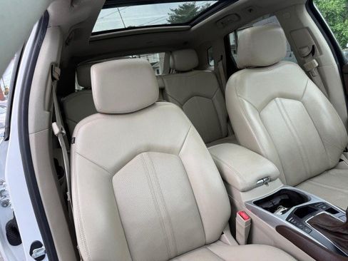 Used 2016 Cadillac SRX Luxury w/ Driver Awareness Package FWD image 15
