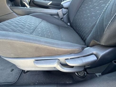 Used 2023 Nissan Kicks SV FWD image 12