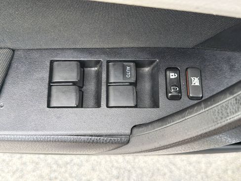 Used 2017 Toyota Corolla LE FWD image 19