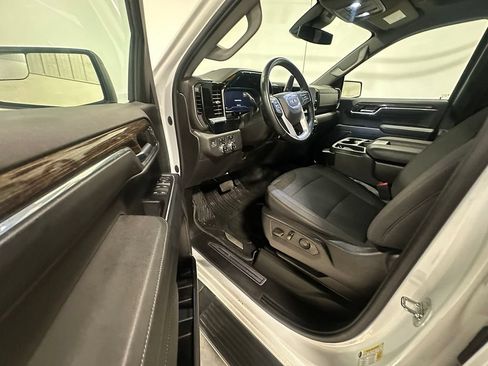 Used 2023 GMC Sierra 1500 Elevation AWD/4WD image 3