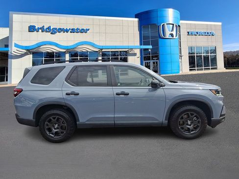 Used 2024 Honda Pilot TrailSport image 7